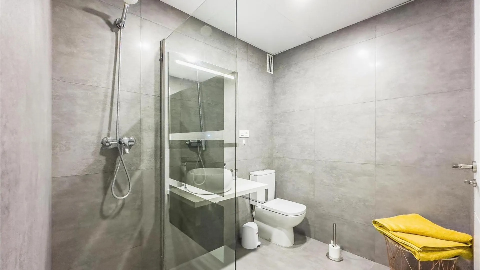 Gorgeous Apartment In Fuengirola With Wifi 0*,  Spain