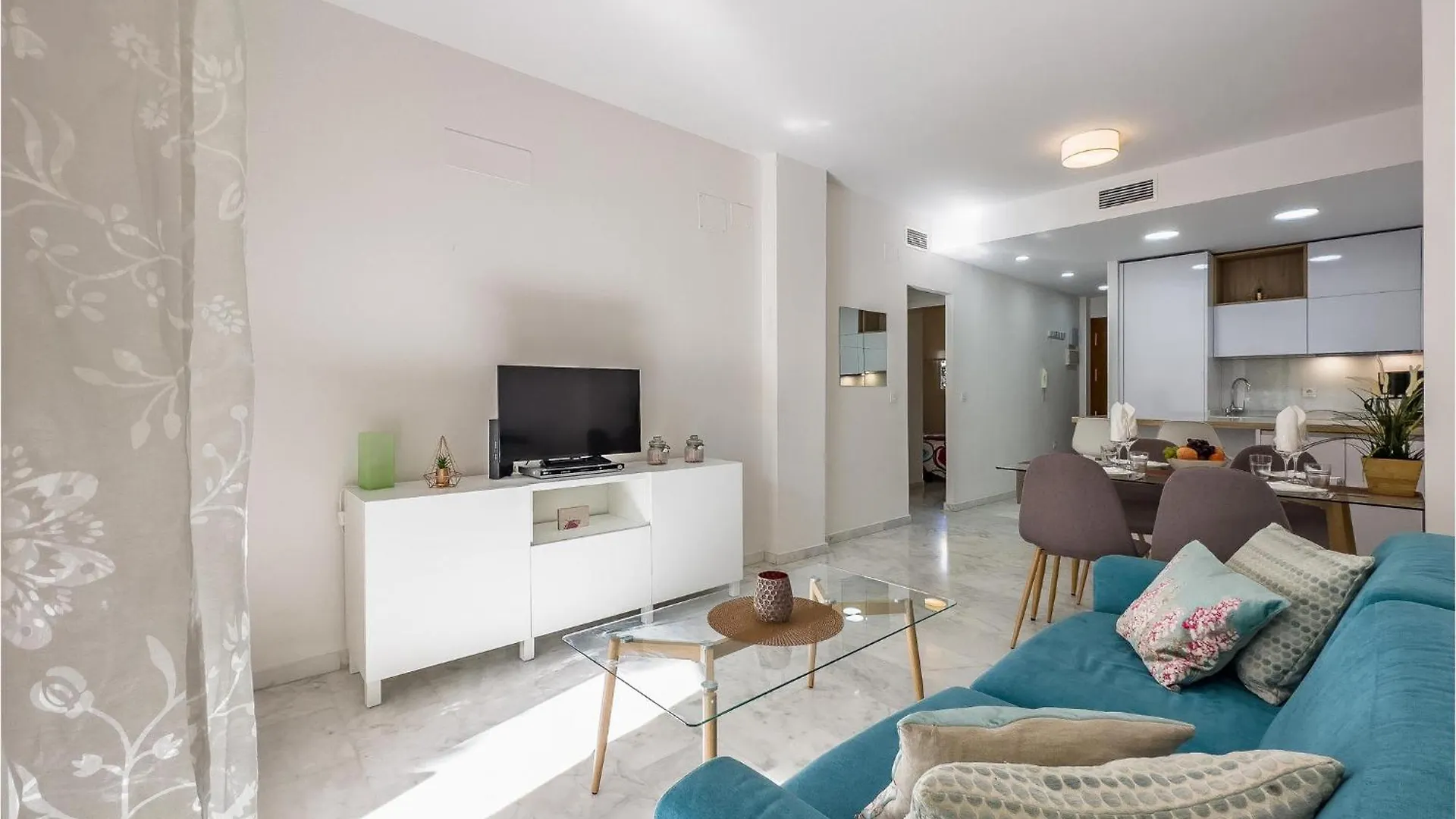 Gorgeous Apartment In Fuengirola With Wifi